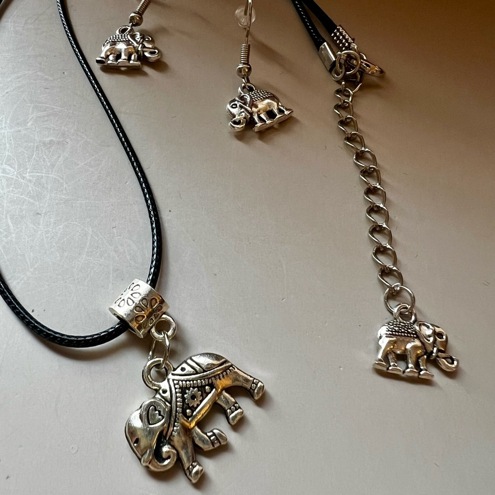 NWT Good Luck Elephant Charm Necklace & Earrings Set